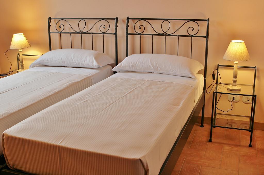 لودي Agriturismo Cavrigo الغرفة الصورة