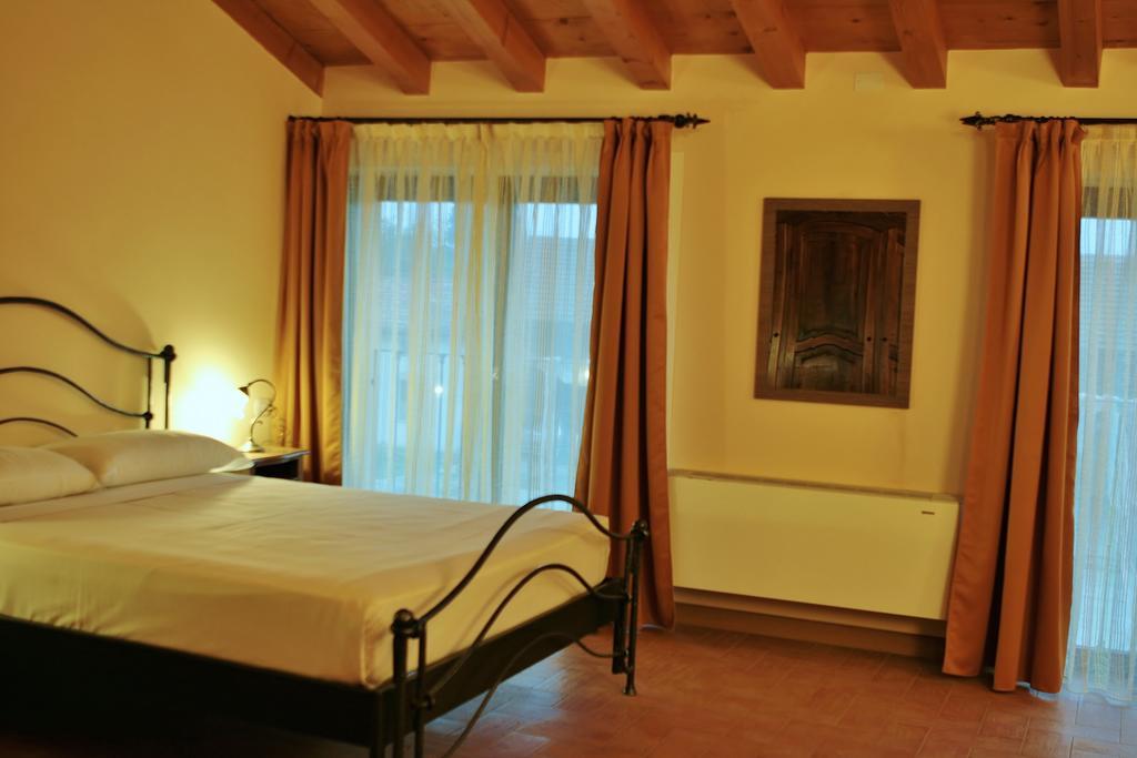 لودي Agriturismo Cavrigo الغرفة الصورة